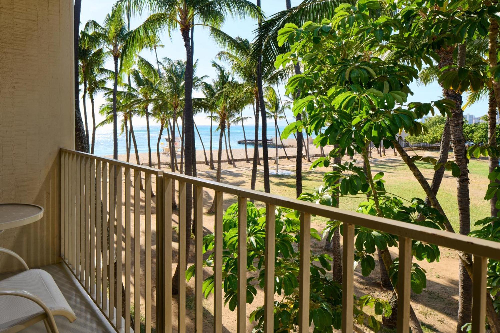 Kaimana Beach Hotel Honolulu Extérieur photo
